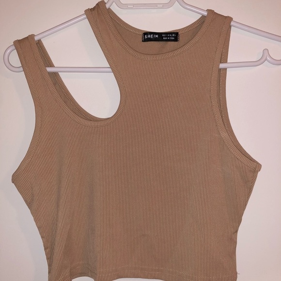 Asymmetrical Rib-Knit Crop Tank 🤎 - Picture 2 of 4